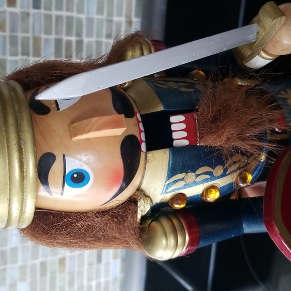 Wooden Nutcracker King 18" Tall - Picture 8 of 9
